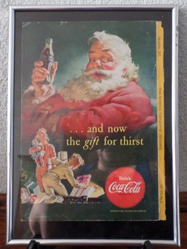 P09213-1 € 12,50 coca cola kerstman met kinderen 21x30 cm (1952).jpeg